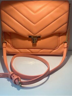 Quilted Chevron Crossbody Bag in Peach
